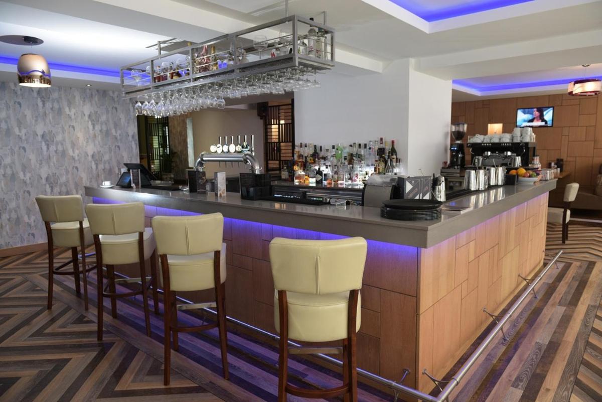 The City Hotel Дънфърмлин Екстериор снимка